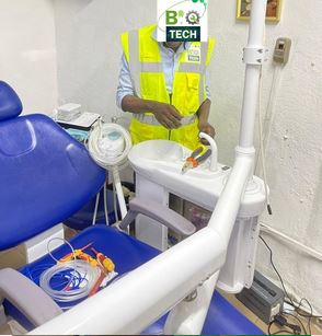 Maintenance corrective d'un fauteuil dentaire — Clinique Larissen